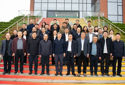 依托伟德体育官网的两个学位授权点顺利通过合格评估的自我评估